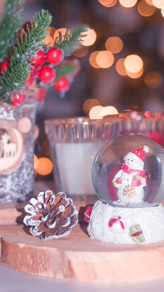 [ CHRISTMAS DECOR ]

Nous avons passé un week-end tant merveilleux que chargé ! 

Entre le tri des décorations, les créations de Noël, la mise en place du sapin, des villages et le nettoyage... nous voilà rincé, mais la seule chose que l'on retient c'est ce moment en famille ❤

Un peu comme une tradition, j'ai pris l'habitude d'attendre ma maman pour commencer la déco de la maison et chaque année, je remercie le ciel de pouvoir profiter d'elle et de cet instant privilégié ! 

Le résultat est alors, pour moi, une perfection même si je n'ai pas installé tous les éléments que j'aurais aimé mettre !

Et toi, avec qui fais-tu le sapin ? As-tu des traditions de Noël ? 

#blogfamille #lifestyle #homesweethome #family #christmasdecor #decoaddict #deconoël #sapinnaturel #noeladdict